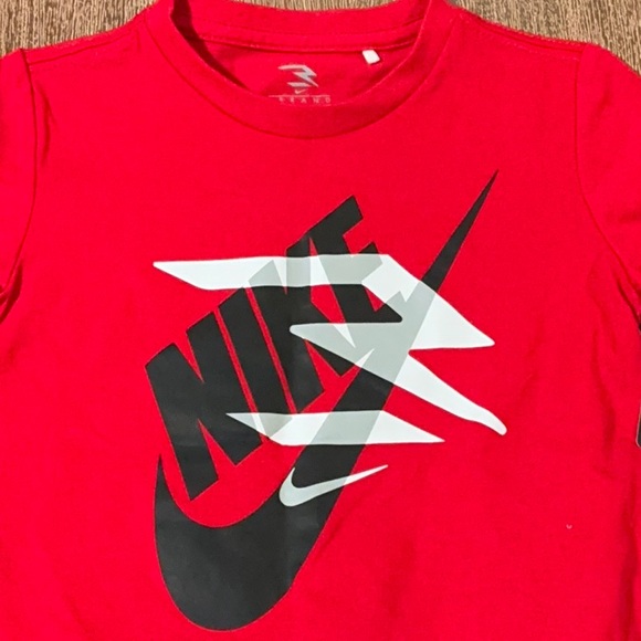 NWT Nike 3 Brand 3T Boys Outfit Black/Red - Picture 2 of 7